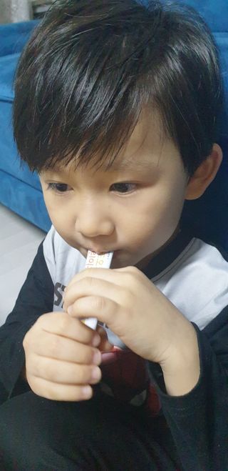 [이뮤니티플러스]우리아이 면역오키, 건강오키 _ 키즈오키 어린이홍삼 10포 1box — 5점을 준 리뷰어가 2022년 1월 올린 사용 사진