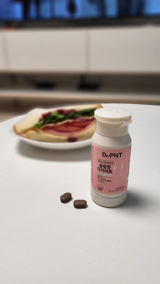 닥터피엔티 [Dr.PNT] 하루 2알로 건강한 다이어트! 한겨울에도 체지방만 쏙~ 슬림핏 다이어트 — 5점을 준 리뷰어가 2023년 2월 올린 사용 사진