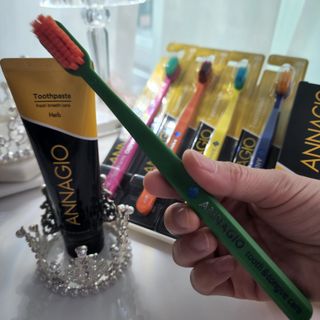 [지오클린] 안나지오 구취케어  기능성 치약 칫솔 세트 (칫솔 5 개+치약 100g 1 개 ) — 5점을 준 리뷰어가 2022년 7월 올린 사용 사진