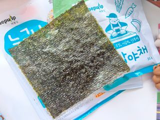 해풀잎 누구나 김밥*1ea [(혼합야채 35g *1ea,  김밥김 (5g, 5ea),  양념간장 (6g, 5ea), 참기름(5g, 2ea)] — 3.5점을 준 리뷰어가 2022년 5월 올린 사용 사진