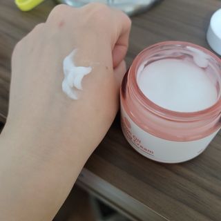 아이앤립 / EYENLIP 아이앤립 연어오일 리바이탈라이징 크림 — 5점을 준 리뷰어가 2021년 3월 올린 사용 사진