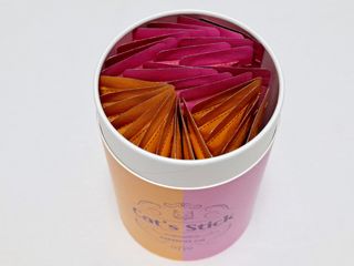 페페로니 맛있는 스틱 - 무항생제 닭고기 15개 + 알래스카 연어 15개 — 5점을 준 리뷰어가 2021년 8월 올린 사용 사진