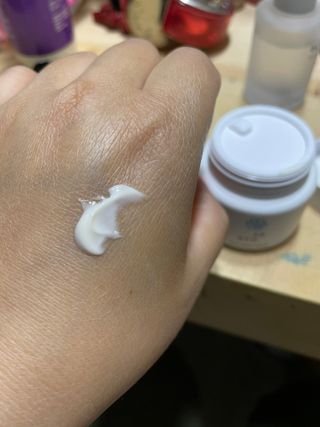 AYU25[아유트웬티파이브]다마스크로즈워터 베이스 천연 수분 촉촉 크림 — 1점을 준 리뷰어가 2021년 4월 올린 사용 사진