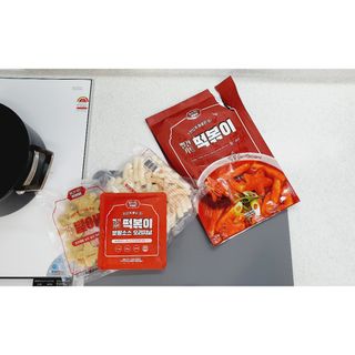 빨간키트 떡볶이 밀키트 2~3인분 매운맛 국물 떡볶이 만들기 쉬운 황금 레시피 분말 소스로 간편한 요리 — 5점을 준 리뷰어가 2021년 8월 올린 사용 사진