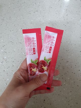 헬스업_쁘띠쁘띠석류콜라겐젤리_20g x 14포 — 2점을 준 리뷰어가 2021년 3월 올린 사용 사진
