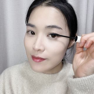 더소설 소설 블랙아이래쉬 세럼 10g(SOSEOL BLACK EYELASH SERUM 10g) — 5점을 준 리뷰어가 2023년 12월 올린 사용 사진