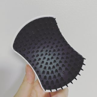 온가족 시원한샴푸 깨끗한두피 샴푸브러쉬 두피스케일링 히트팡블랙에디션 — 5점을 준 리뷰어가 2021년 8월 올린 사용 사진