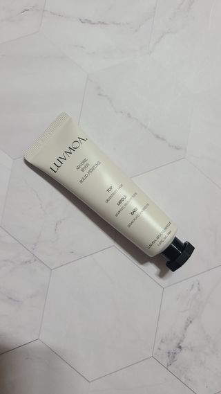 러브모아 향수 고체향수 승무원 고체향수 바르는 향수 니치향수 도손 우드세이지 앤 씨솔트 — 5점을 준 리뷰어가 2022년 9월 올린 사용 사진
