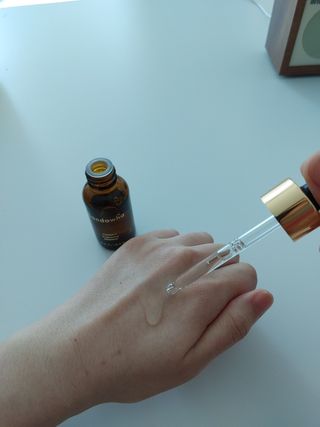 스킨큐어 산다화 비타민c 화이트닝 에센스 30ml — 5점을 준 리뷰어가 2022년 4월 올린 사용 사진