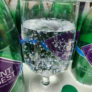 몽베스트 Montbest with Sparkling water Plain 20병 — 5점을 준 리뷰어가 2022년 12월 올린 사용 사진