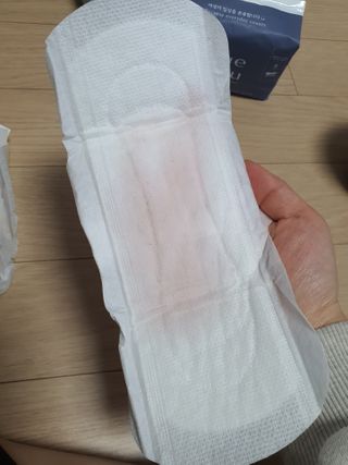 블루블루 유기농 순면 커버 생리대 — 5점을 준 리뷰어가 2021년 2월 올린 사용 사진