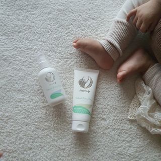 mom e 맘이 내추럴 베이비 케어 크림+바디오일 — 5점을 준 리뷰어가 2021년 1월 올린 사용 사진