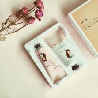 파시 FASCY 高保湿ハンドクリーム40ml+80ml セット — 4점을 준 리뷰어가 2021년 8월 올린 사용 사진