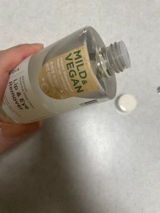 [후르디아] 눈시림없는 올영 립앤아이 리무버 — 5점을 준 리뷰어가 2024년 1월 올린 사용 사진