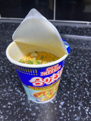 NISSIN 닛신 컵누들  4종 - 씨푸드오리지날, 씨푸드 스파이시, 씨푸드 커리, 씨푸드 XO소스 — 4.5점을 준 리뷰어가 2022년 3월 올린 사용 사진
