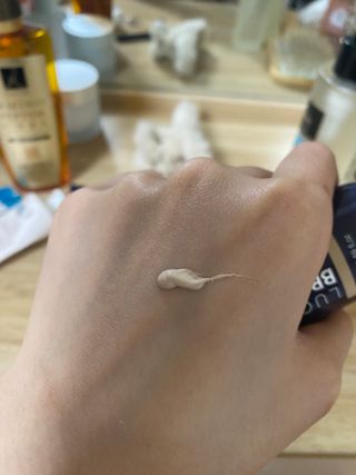 아이앤립 / EYENLIP 아이앤립 루센트 비비크림 2 Color — 5점을 준 리뷰어가 2021년 5월 올린 사용 사진