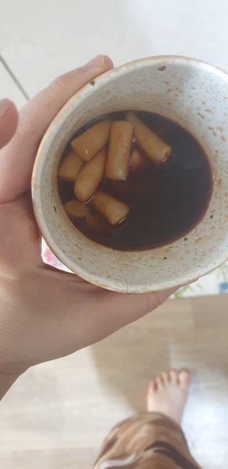 유비쿡 컵떡볶이 매운컵떡볶이2개/ 짜장컵떡볶이 2개  총 4개세트 — 5점을 준 리뷰어가 2021년 2월 올린 사용 사진