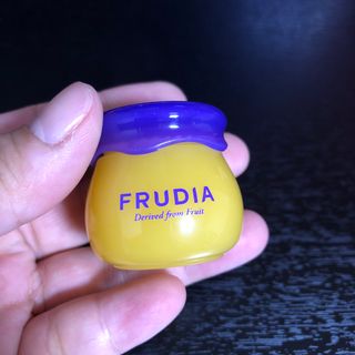 틱톡 [후르디아] 튼입술해결템 올리브영 블루베리 하이드레이팅 허니 립밤 — 5점을 준 리뷰어가 2024년 3월 올린 사용 사진