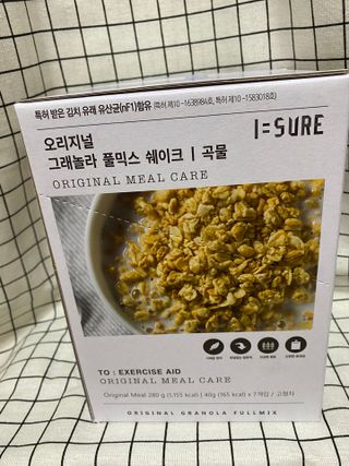 다미즐 [아이슈어] 맛있는 관리의 시작 그래놀라 풀믹스 쉐이크 4종 택 1/7일분/초콜릿, 고구마, 곡물, 바나나 — 5점을 준 리뷰어가 2021년 4월 올린 사용 사진