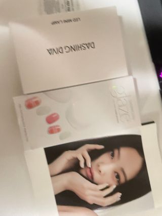 데싱디바 글레이즈 젤네일 네온체크 네일_4종 중 택 1 — 5점을 준 리뷰어가 2021년 8월 올린 사용 사진