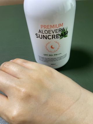 [닥터문] 프리미엄 알로에베라 선크림 500ml — 5점을 준 리뷰어가 2022년 5월 올린 사용 사진