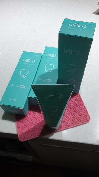 치과에서 쓰는 치약 _ 라벨제로 저불소 꼬마, 키즈, 유아, 베이비, 주니어 안전한 어린이치약 — 5점을 준 리뷰어가 2022년 12월 올린 사용 사진