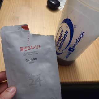 클린24시간 1BOX(5포) + 전용보틀(500ml) — 5점을 준 리뷰어가 2022년 8월 올린 사용 사진
