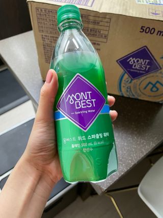 몽베스트 Montbest with Sparkling water Plain 20병 — 5점을 준 리뷰어가 2021년 11월 올린 사용 사진