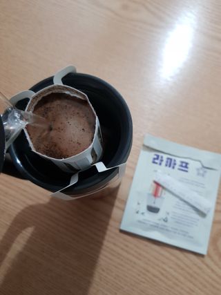 라까프 베트남 핀 커피 드립백 7개입 — 4점을 준 리뷰어가 2022년 9월 올린 사용 사진