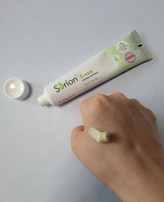 건선/아토/습진/민감성 피부 천연보습진정크림 소리온 크림 & 센시티브 크림 50g — 4.5점을 준 리뷰어가 2022년 2월 올린 사용 사진
