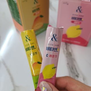 비타앤C 레몬맛, 망고맛 — 5점을 준 리뷰어가 2021년 6월 올린 사용 사진