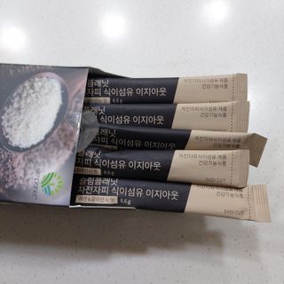 슬림플래닛 차전자피 식이섬유 이지아웃 — 3.5점을 준 리뷰어가 2021년 3월 올린 사용 사진