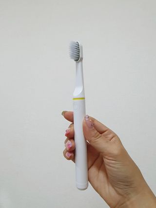 트로마츠 심플 미세전류 칫솔 — 5점을 준 리뷰어가 2022년 5월 올린 사용 사진