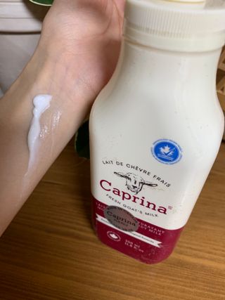 카프리나 프레쉬 산양밀크 모이스춰라이징 바디로션 350ml(오리지널향) — 5점을 준 리뷰어가 2022년 12월 올린 사용 사진