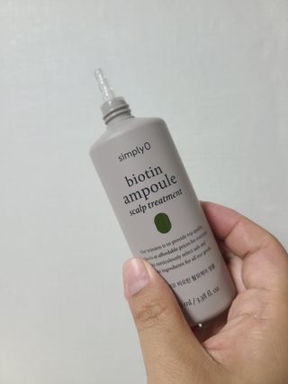심플리오 비오틴 탈모케어 솔루션 2종 샴푸 500ml + 앰플 1개입 — 4점을 준 리뷰어가 2022년 4월 올린 사용 사진