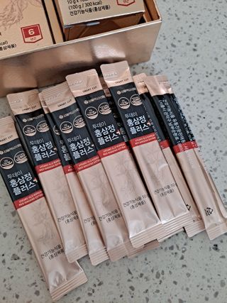 서울약사신협_투데이홍삼정플러스스틱_10g x 30포 — 5점을 준 리뷰어가 2021년 1월 올린 사용 사진
