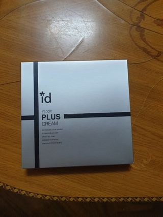 아이디플라코스메틱 아이디 브이로직 플러스 크림 15ml X 4EA — 5점을 준 리뷰어가 2022년 5월 올린 사용 사진