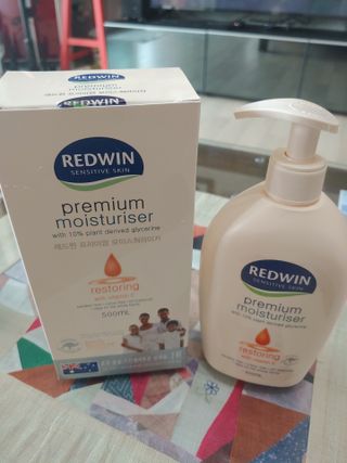 H365 Redwin Premium Moisturiser 레드윈 프리미엄 모이스춰라이저 500ml — 5점을 준 리뷰어가 2021년 4월 올린 사용 사진