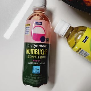 더그레잇티 콤부차 [매일유업] 더그레잇티 44kcal 콤부차 300ml *12개입 (오리지널 6개+베리리치 6개) — 5점을 준 리뷰어가 2023년 7월 올린 사용 사진