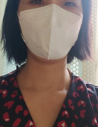 아토팜 블라블라 황사방역 마스크 KF94 — 4점을 준 리뷰어가 2021년 10월 올린 사용 사진