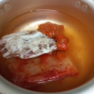 [푸딩팩토리] 얼큰김치수제비 350g  / 우삼겹 김치찌개 185g — 2.5점을 준 리뷰어가 2022년 10월 올린 사용 사진