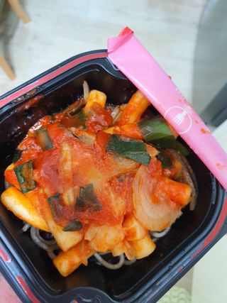 한성기업 무볼레 닭떡볶이+해물떡볶이 2종 세트 — 4점을 준 리뷰어가 2021년 10월 올린 사용 사진