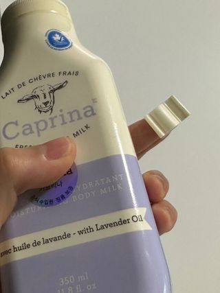 카프리나 산양밀크 모이스춰라이징 바디로션 350ml(라벤더향) — 5점을 준 리뷰어가 2023년 5월 올린 사용 사진