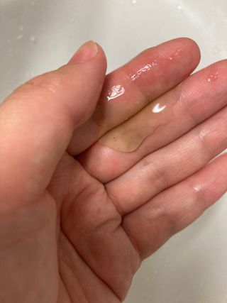 프리마인 메이크업과 들뜨는 각질까지 한방에 깐달걀로! 순하기까지한 셀베이스 그린티클렌저(200ml) — 5점을 준 리뷰어가 2023년 5월 올린 사용 사진
