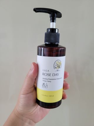 라라로즈데이 시즌2 여성청결제 200ml 아로마 페미민 클렌저, 독일더마인증 — 4점을 준 리뷰어가 2021년 9월 올린 사용 사진