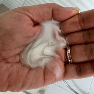 프리마인 더이상 뻣뻣하고 효과없는 탈모샴푸는 NO. 근본부터 케어하는 셀베이스 그린티샴푸(500ml) — 5점을 준 리뷰어가 2023년 4월 올린 사용 사진