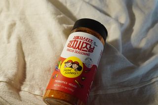 [서울시스터즈] 김치시즈닝 국내 최초 뿌려먹는 김치파우더 100g 1개+ 신제품 김치스낵 90g 2개 — 5점을 준 리뷰어가 2021년 8월 올린 사용 사진