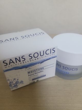산수시 아쿠아 베네핏 24h 수부지 물광 속건조 수분크림 50ml — 5점을 준 리뷰어가 2021년 7월 올린 사용 사진