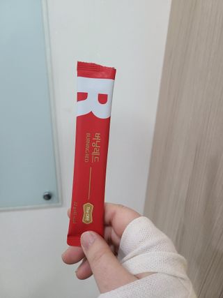 디오르 버닝레드 — 5점을 준 리뷰어가 2022년 2월 올린 사용 사진