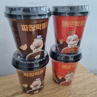 유비쿡 컵떡볶이 매운컵떡볶이2개/ 짜장컵떡볶이 2개  총 4개세트 — 3점을 준 리뷰어가 2021년 3월 올린 사용 사진